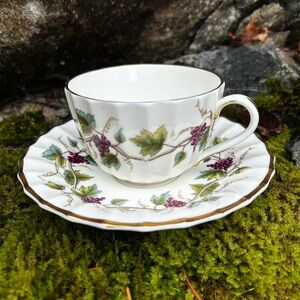 Royal Worcester Bacchanal Patterned teacups and Saucers Set of 3. EUC